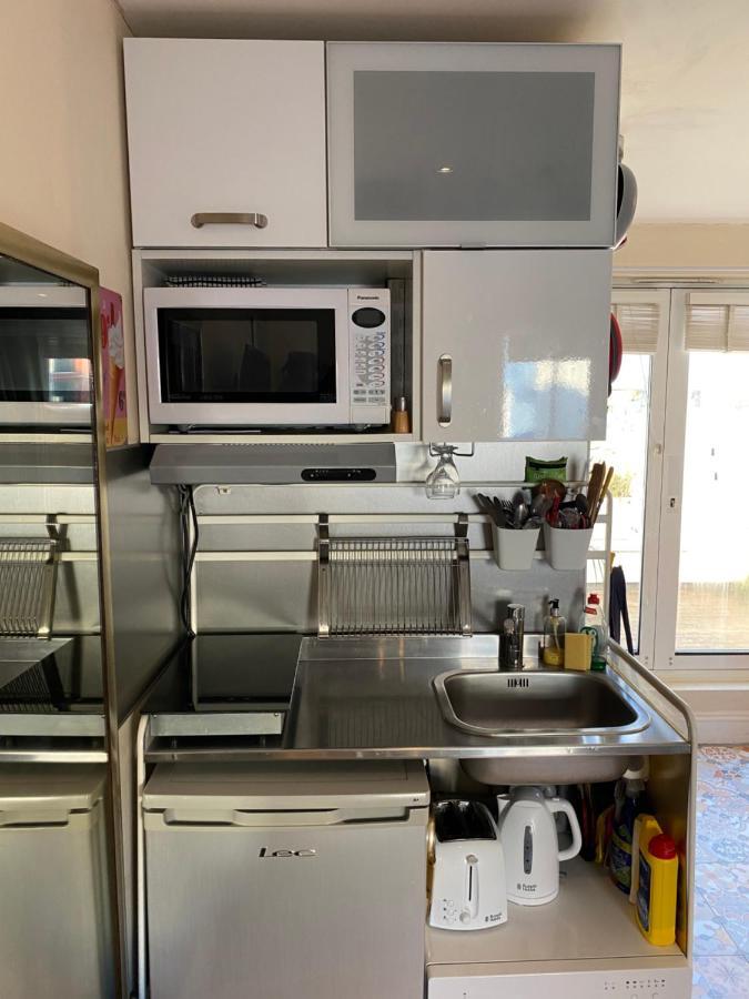 Little Brighton Beach Apartments - Also Separate Spa Cabin And Watersports Exteriér fotografie