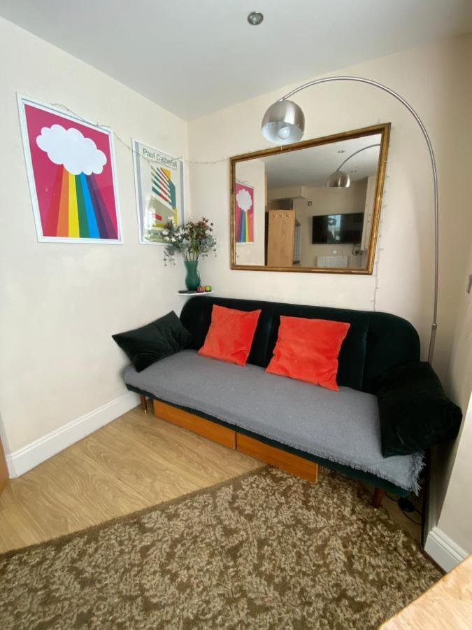 Little Brighton Beach Apartments - Also Separate Spa Cabin And Watersports Exteriér fotografie