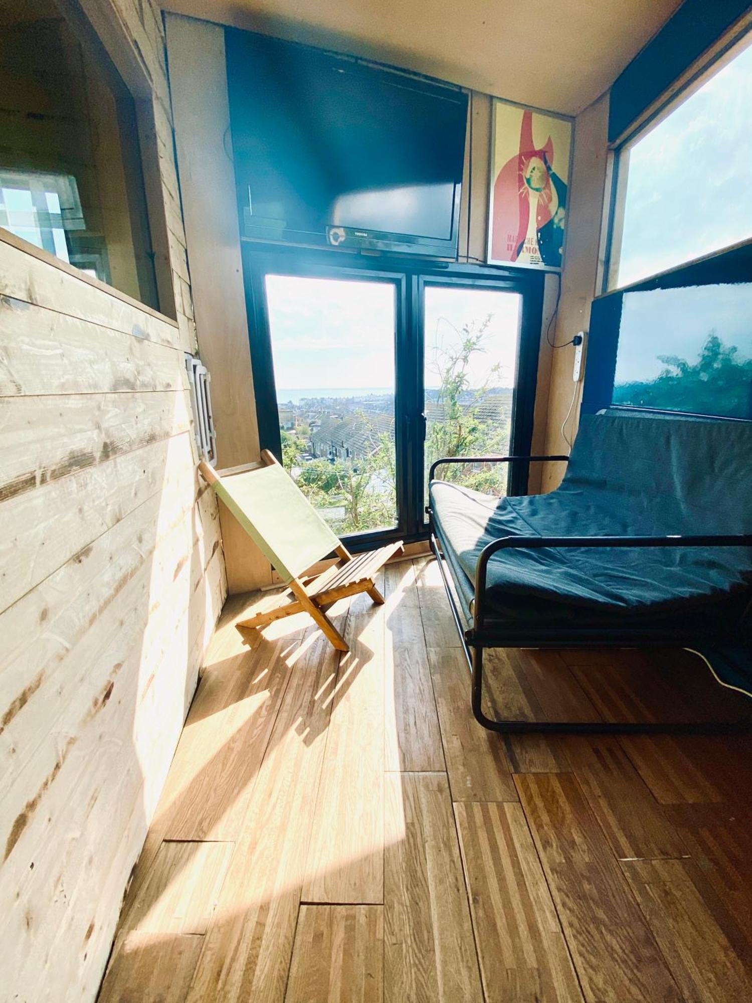Little Brighton Beach Apartments - Also Separate Spa Cabin And Watersports Exteriér fotografie