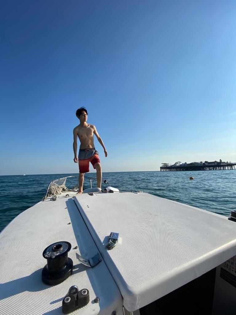 Little Brighton Beach Apartments - Also Separate Spa Cabin And Watersports Exteriér fotografie