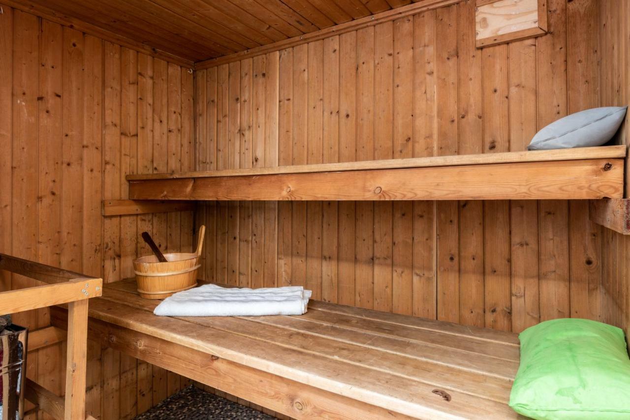 Little Brighton Beach Apartments - Also Separate Spa Cabin And Watersports Exteriér fotografie